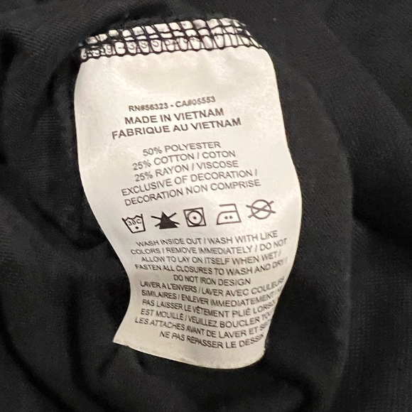 NIKE size L cropped black zip-up hoodie. Light weight. - Picture 4 of 4